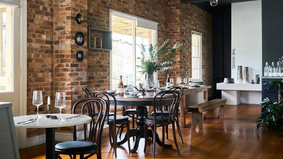 top-table-styles-for-modern-hospitality-venues